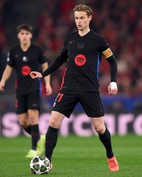 华体会入口-世体：德容更换经纪人，新经纪人希望尽快约见巴萨并商讨球员续约