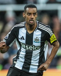 气得爆粗！希勒谈伊萨克：真荒谬，我要是他我会立刻把经纪人解雇