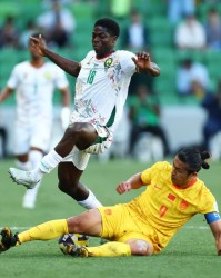 华体会入口-国际足联系列赛 国足0-2不敌喀麦隆