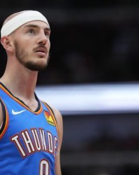 华体会官网-勇士曾接近得到卡鲁索 对于拉文完全不感兴趣