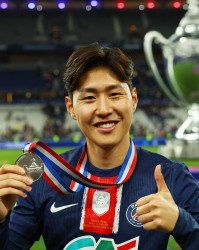 华体会体育-队报：多支英超队、那不勒斯有意李刚仁，有高额报价巴黎会放人