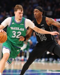 华体会官网-西部最新排名：快船高歌猛进，湖人爆冷连败，太阳剑指前五